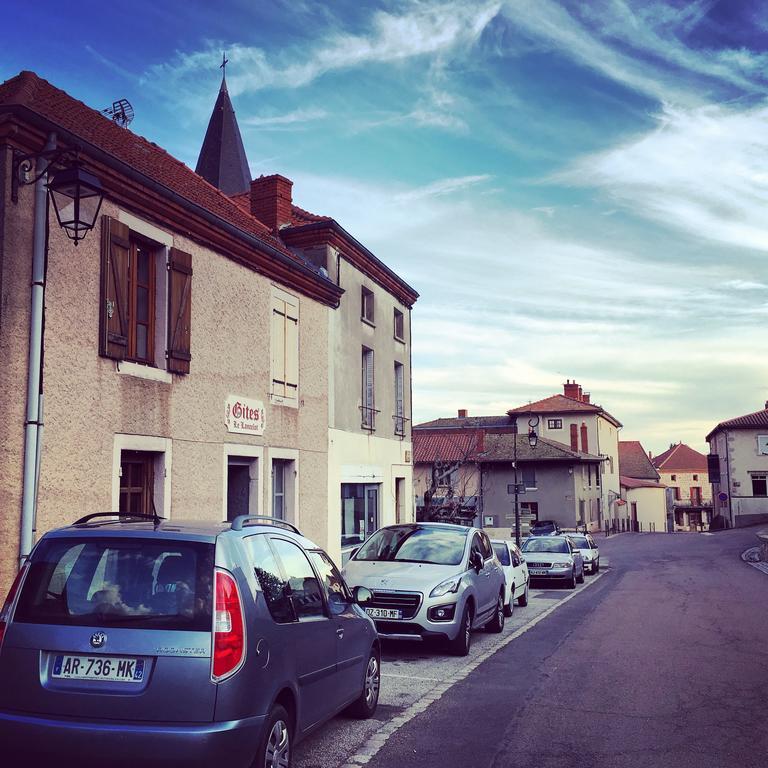 Gites Le Lancelot Ambierle Buitenkant foto
