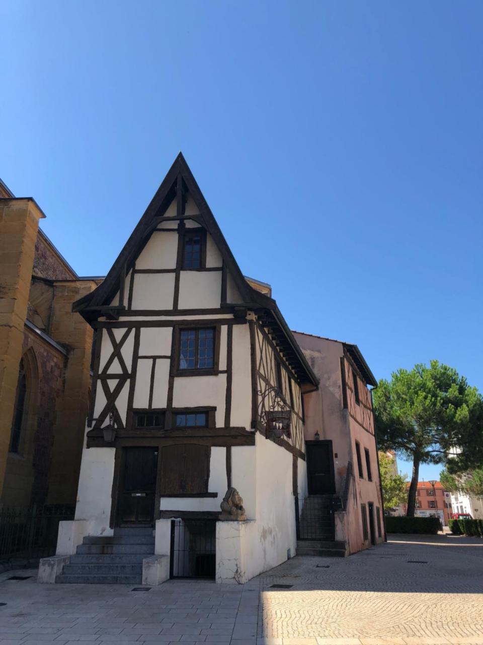 Gites Le Lancelot Ambierle Buitenkant foto